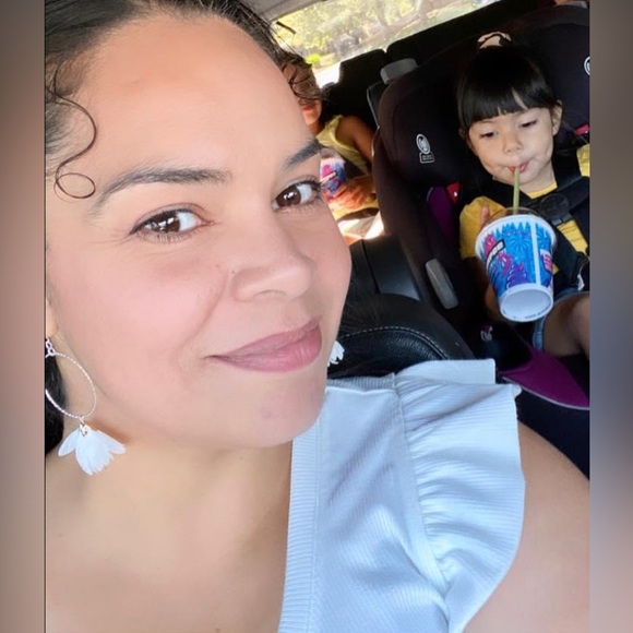 Meet your Posher, Lisa - Picture 1 of 1